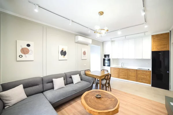Shtepi ne shitje Apartament ne Tirane, 2+1, Mobilimi E mobiluar, Pagesa 210,000  Euro.