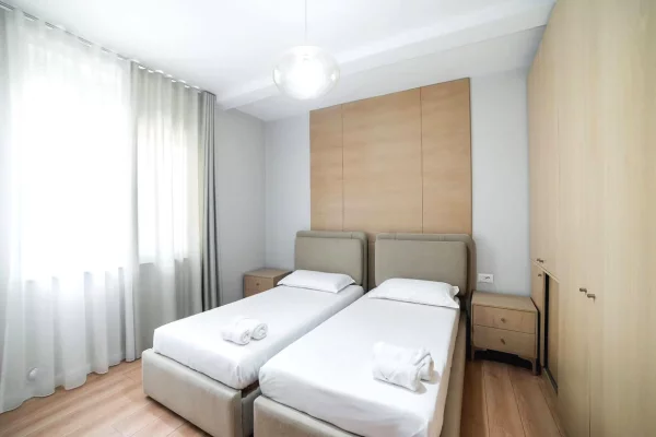 Shtepi ne shitje Apartament ne Tirane, 2+1, Mobilimi E mobiluar, Pagesa 210,000  Euro.