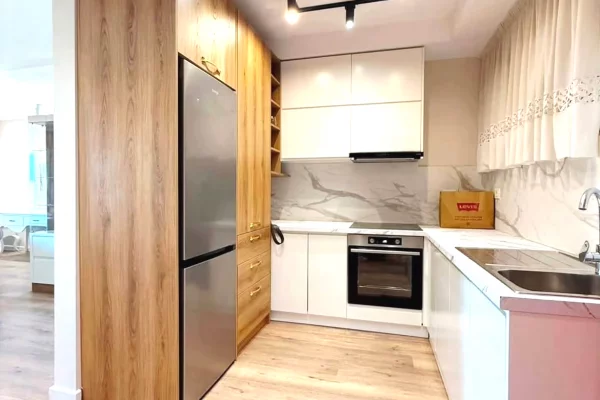 Shtepi me qera Duplex(shtepi me 2 kate) ne Tirane, 2+1, Mobilimi E mobiluar, Pagesa 1,000  Euro.