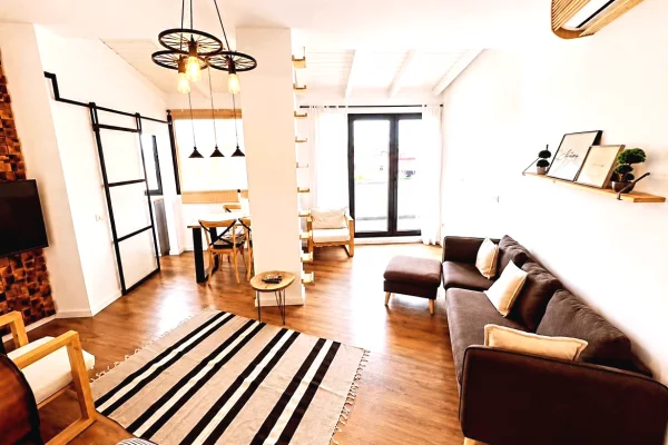 Shtepi ne shitje Apartament ne Tirane, 2+1, Mobilimi E mobiluar, Pagesa 28,900,000  Leke.