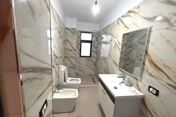 Shtepi me qera Apartament ne Tirane, 2+1, Mobilimi E mobiluar, Pagesa 50,000  Leke.