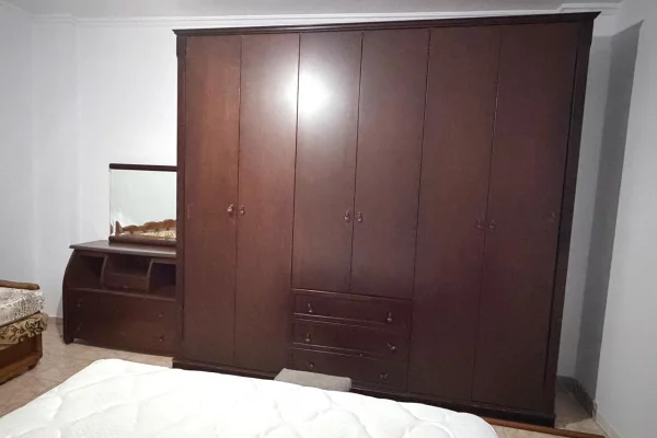 Shtepi me qera Apartament ne Tirane, 2+1, Mobilimi E mobiluar, Pagesa 50,000  Leke.