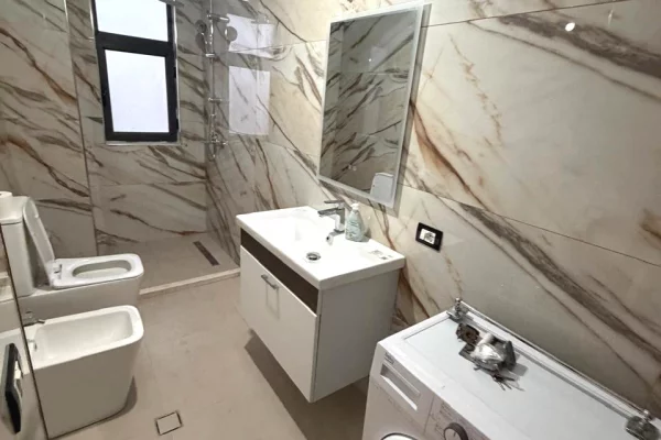 Shtepi me qera Apartament ne Tirane, 2+1, Mobilimi E mobiluar, Pagesa 50,000  Leke.