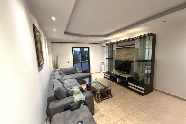 Shtepi me qera Apartament ne Tirane, 2+1, Mobilimi E mobiluar, Pagesa 50,000  Leke.
