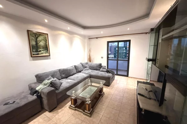 Jepet me qera apartament 2+1 te Bulevardi i ri