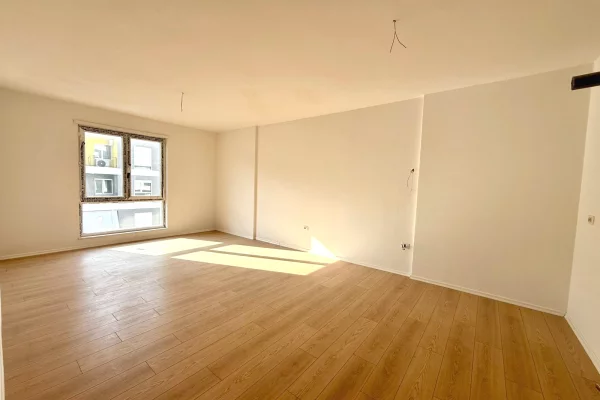 Shtepi me qera 2+1 ne Tirane - 13,500,000 Leke