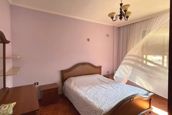 Shtepi me qera Apartament ne Tirane, 2+1, Mobilimi E mobiluar, Pagesa 55,000  Leke.