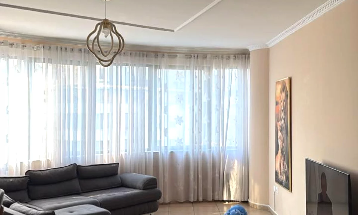 House for Sale Apartment in Tirana, 2+1, Furniture Furnished, Payment 250,000  Euro.