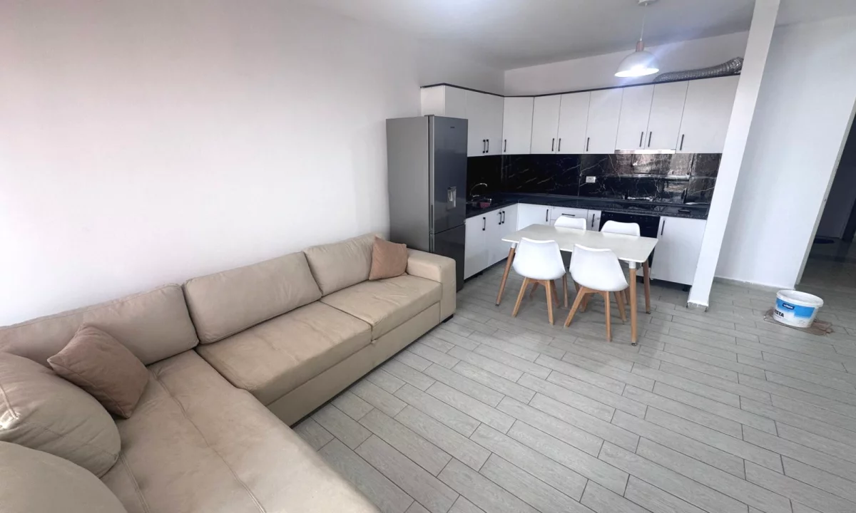 Shtepi me qera Apartament ne Tirane, 1+1, Mobilimi E mobiluar, Pagesa 600  Euro.