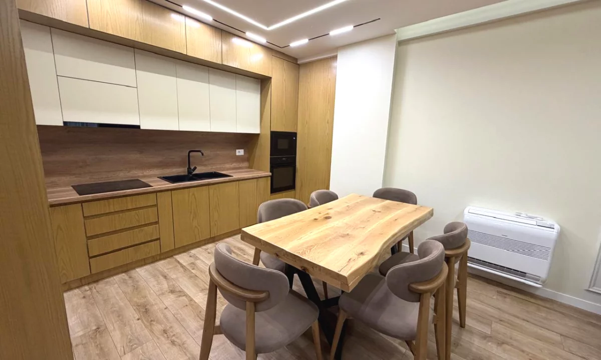 Shtepi me qera Apartament ne Tirane, 2+1, Mobilimi E mobiluar, Pagesa 1,500  Euro.