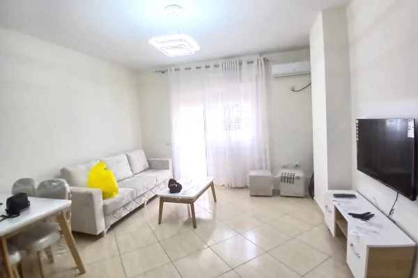 Shtepi me qera 1+1 ne Tirane - 60,000 Leke
