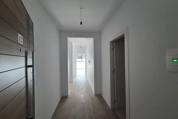 Shtepi ne shitje Apartament ne Tirane, 2+1, Mobilimi Bosh, pa mobiluar, Pagesa 218,900  Euro.