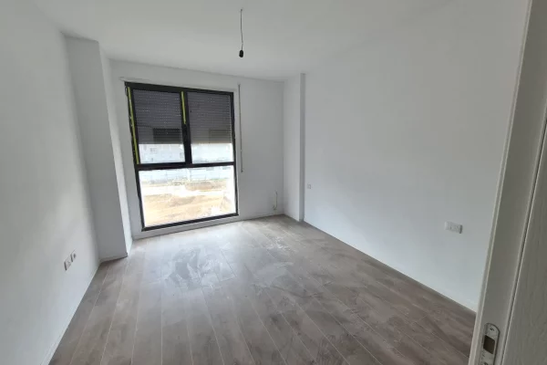 Shtepi ne shitje Apartament ne Tirane, 2+1, Mobilimi Bosh, pa mobiluar, Pagesa 218,900  Euro.