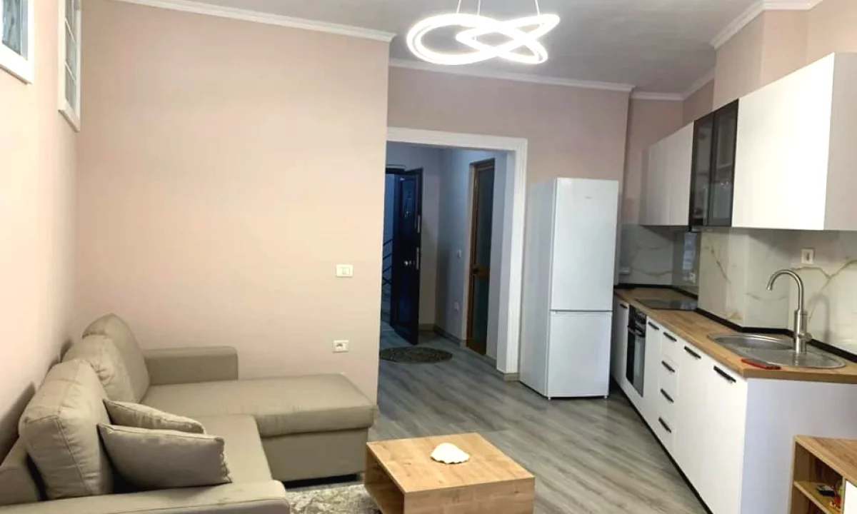 Shtepi me qera Apartament ne Tirane, 2+1, Mobilimi E mobiluar, Pagesa 60,000  Leke.