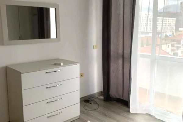 Shtepi me qera Apartament ne Tirane, 2+1, Mobilimi E mobiluar, Pagesa 60,000  Leke.