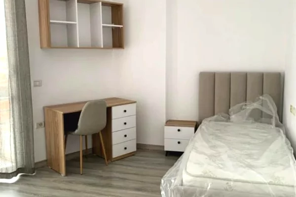 Shtepi me qera Apartament ne Tirane, 2+1, Mobilimi E mobiluar, Pagesa 60,000  Leke.