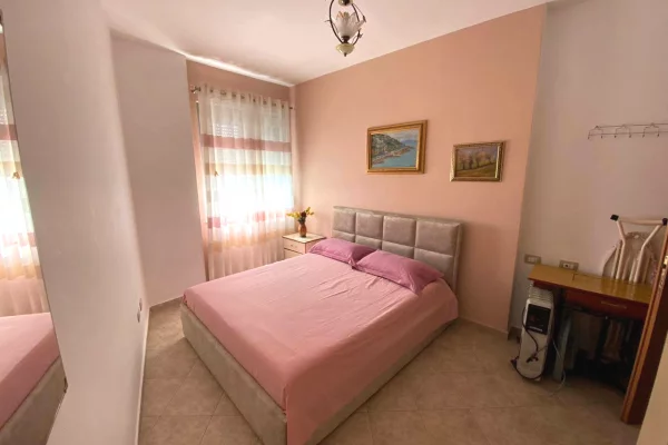 Shtepi me qera Apartament ne Tirane, 2+1, Mobilimi E mobiluar, Pagesa 70,000  Leke.