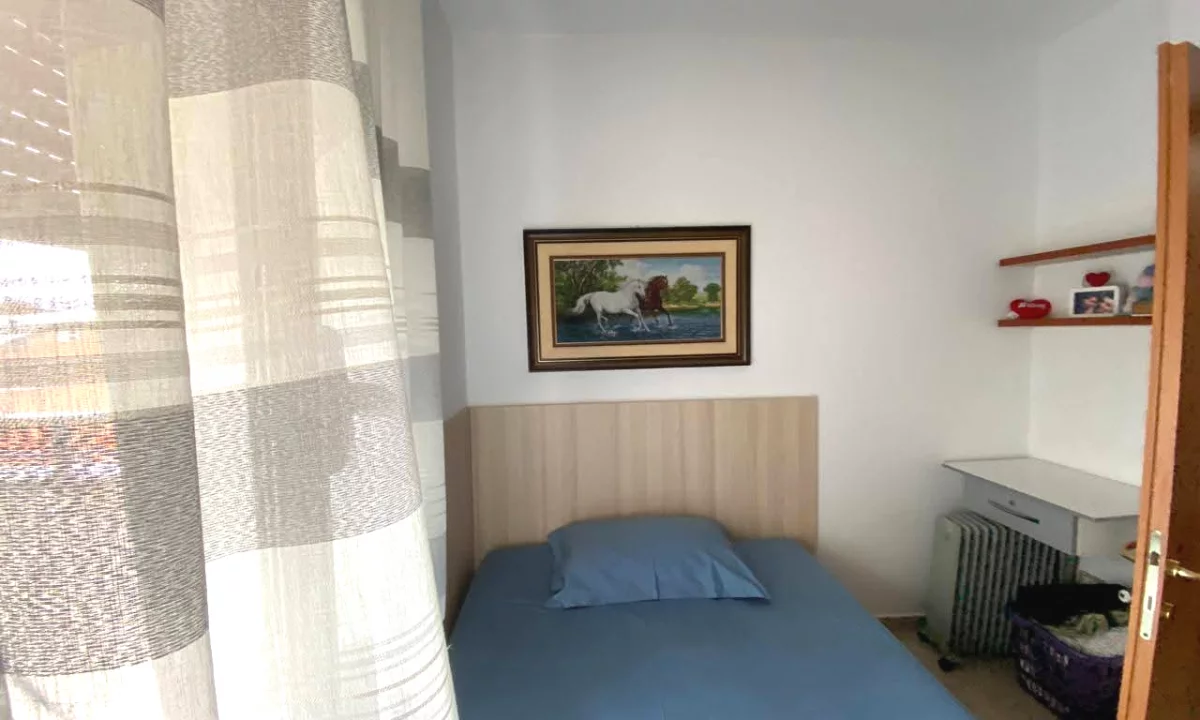 Shtepi me qera Apartament ne Tirane, 2+1, Mobilimi E mobiluar, Pagesa 70,000  Leke.
