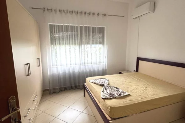 Shtepi me qera Apartament ne Tirane, 2+1, Mobilimi E mobiluar, Pagesa 50,000  Leke.