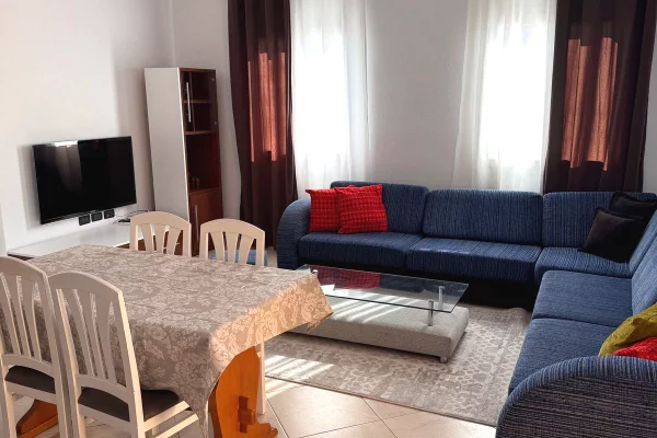 Shtepi me qera Apartament ne Tirane, 2+1, Mobilimi E mobiluar, Pagesa 45,000  Leke.