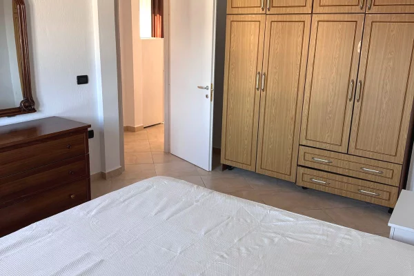 Shtepi me qera Apartament ne Tirane, 2+1, Mobilimi E mobiluar, Pagesa 45,000  Leke.