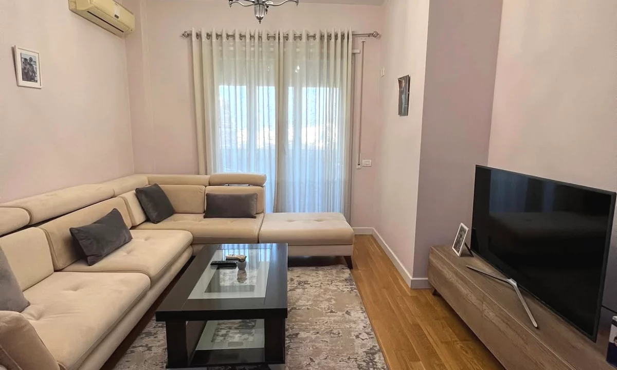 House for Sale Apartment in Tirana, 2+1, Furniture Furnished, Payment 210,000  Euro.