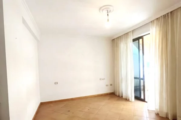 House for Sale Apartment in Tirana, 2+1, Furniture Emty, Payment 240,000  Euro.