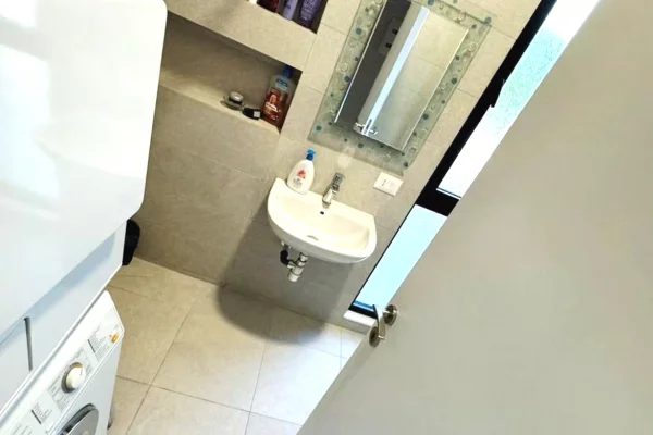 House for Sale Apartment in Tirana, 1+1, Furniture Furnished, Payment 14,000,000  Leke.