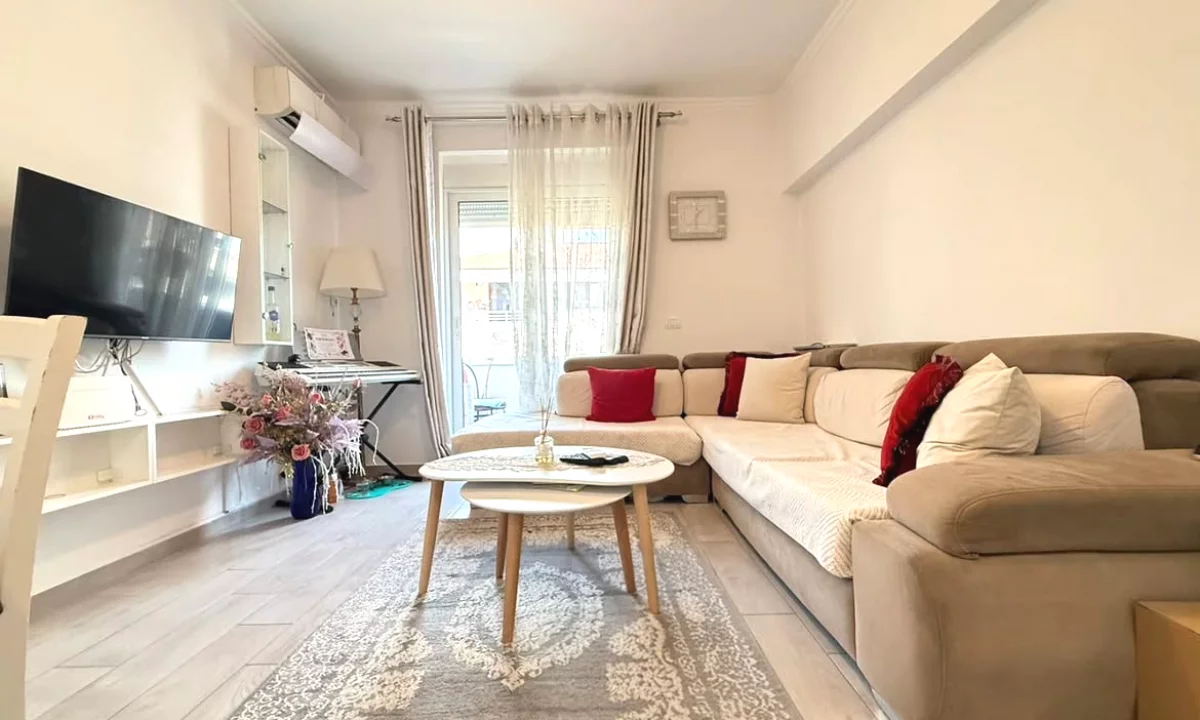 House for Sale Apartment in Tirana, 2+1, Furniture Furnished, Payment 16,000,000  Leke.