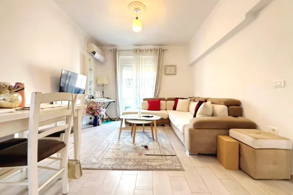 House for Sale Apartment in Tirana, 2+1, Furniture Furnished, Payment 16,000,000  Leke.