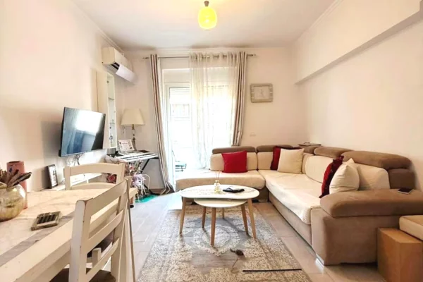 House for Sale Apartment in Tirana, 2+1, Furniture Furnished, Payment 16,000,000  Leke.