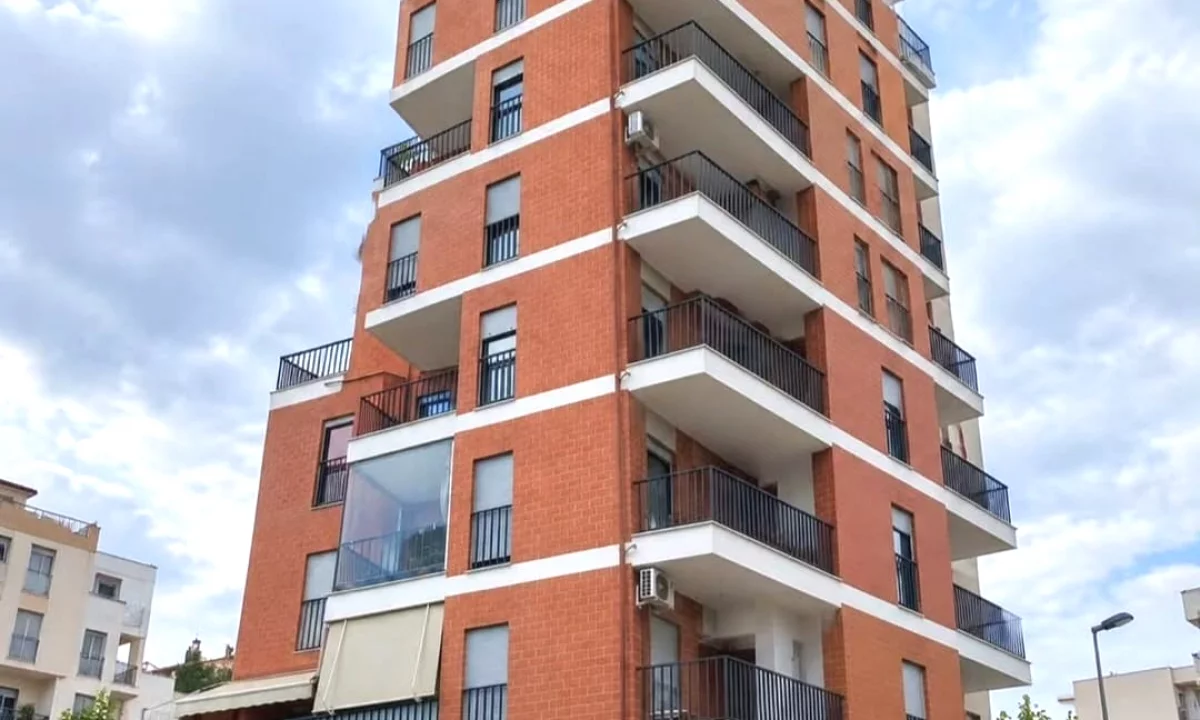 House for Sale Apartment in Tirana, 3+1, Furniture Emty, Payment 273,000  Euro.
