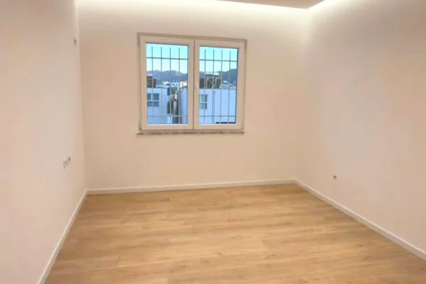 House for Sale Apartment in Tirana, 2+1, Furniture Emty, Payment 270,000  Euro.