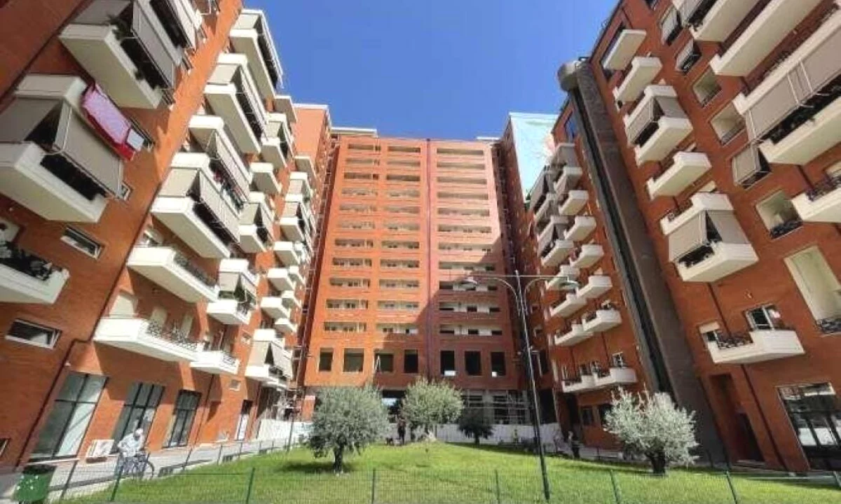 Shtepi ne shitje Apartament ne Tirane, 2+1, Mobilimi E mobiluar, Pagesa 18,200,000  Leke.