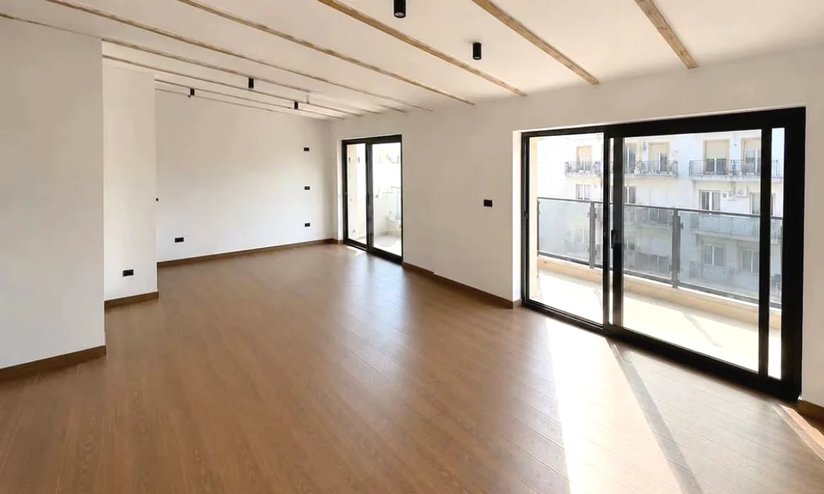 Shtepi ne shitje Apartament ne Tirane, 1+1, Mobilimi Bosh, pa mobiluar, Pagesa 14,500,000  Leke.