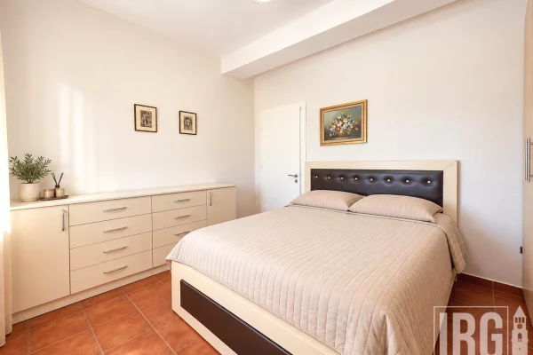 Shtepi ne shitje Apartament ne Tirane, 2+1, Mobilimi E mobiluar, Pagesa 179,000  Euro.
