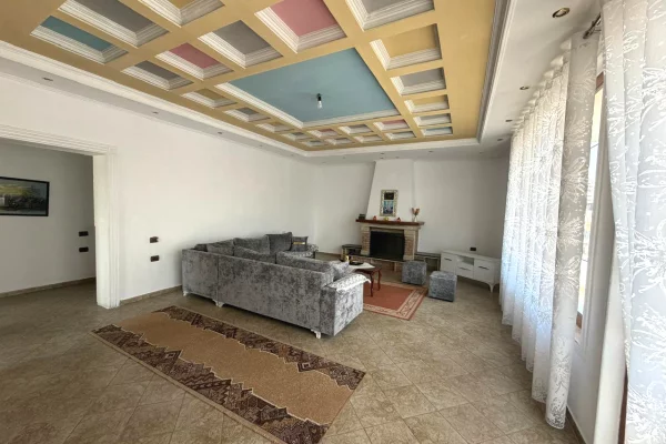 Shtepi me qera 2+1 ne Tirane - 60,000 Leke
