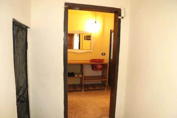 Shtepi me qera Apartament ne Tirane, 2+1, Mobilimi E mobiluar, Pagesa 70,000  Leke.