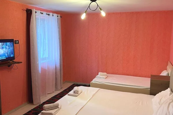 Shtepi me qera Apartament ne Tirane, 2+1, Mobilimi E mobiluar, Pagesa 70,000  Leke.