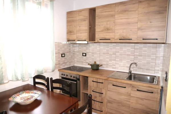 Shtepi me qera Apartament ne Tirane, 2+1, Mobilimi E mobiluar, Pagesa 70,000  Leke.