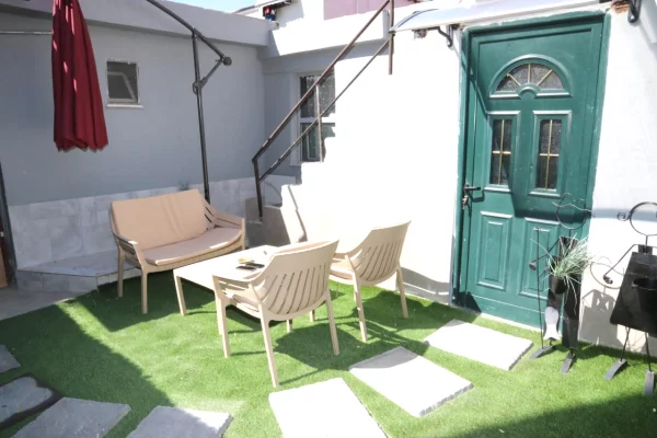 Shtepi me qera Apartament ne Tirane, Garsoniere, Mobilimi E mobiluar, Pagesa 50,000  Leke.