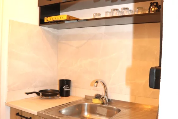 Shtepi me qera Apartament ne Tirane, Garsoniere, Mobilimi E mobiluar, Pagesa 50,000  Leke.