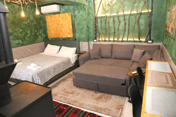 Shtepi me qera Apartament ne Tirane, Garsoniere, Mobilimi E mobiluar, Pagesa 50,000  Leke.