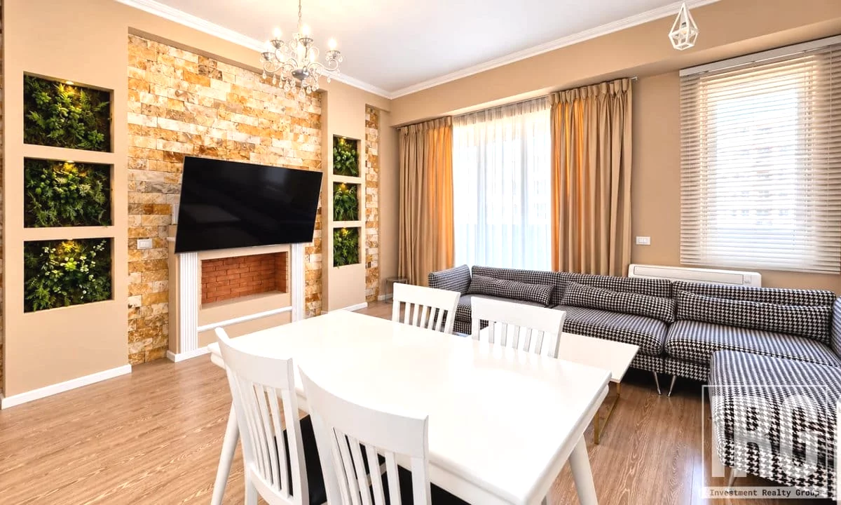Shtepi ne shitje Apartament ne Tirane, 2+1, Mobilimi E mobiluar, Pagesa 332,000  Euro.