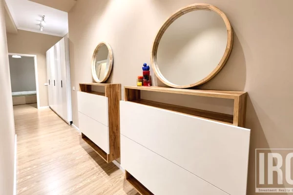 Shtepi ne shitje Apartament ne Tirane, 2+1, Mobilimi E mobiluar, Pagesa 332,000  Euro.