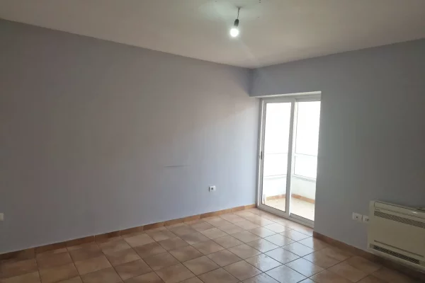 Ambient biznesi me qera 3+1 ne Tirane - 600 Euro