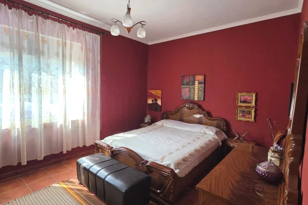 Shtepi me qera Apartament ne Tirane, 2+1, Mobilimi E mobiluar, Pagesa 17,000,000  Leke.