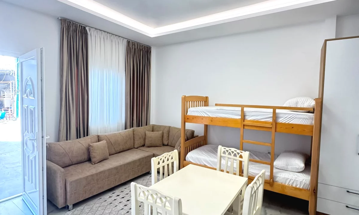 Shtepi me qera Apartament ne Tirane, Garsoniere, Mobilimi E mobiluar, Pagesa 40,000  Leke.