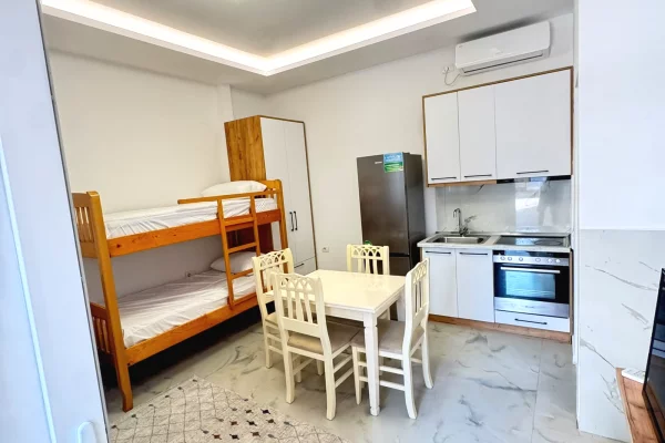 Shtepi me qera Apartament ne Tirane, Garsoniere, Mobilimi E mobiluar, Pagesa 40,000  Leke.