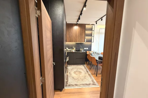Shtepi ne shitje Apartament ne Tirane, 1+1, Mobilimi E mobiluar, Pagesa 170,000  Euro.
